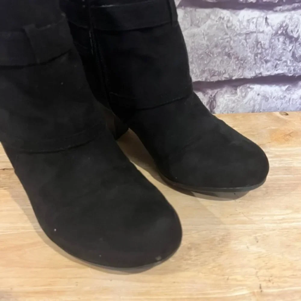 Solanz Black Zip Up Ankle Boots Size 7